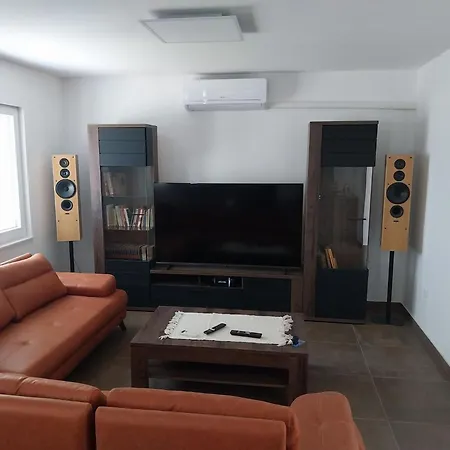 Villa Marija - Five Bedroom With Terrace And Swimming Pool *