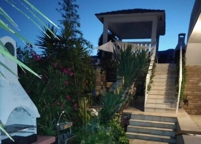 Villa Marija - Five Bedroom With Terrace And Swimming Pool